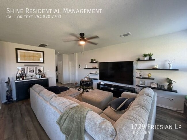 Building Photo - 1729 Friesian Lp