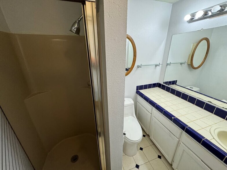 Building Photo - 12608 SE Cora St