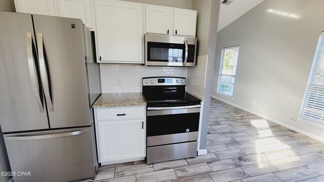 Building Photo - 1813 Arthur Ave