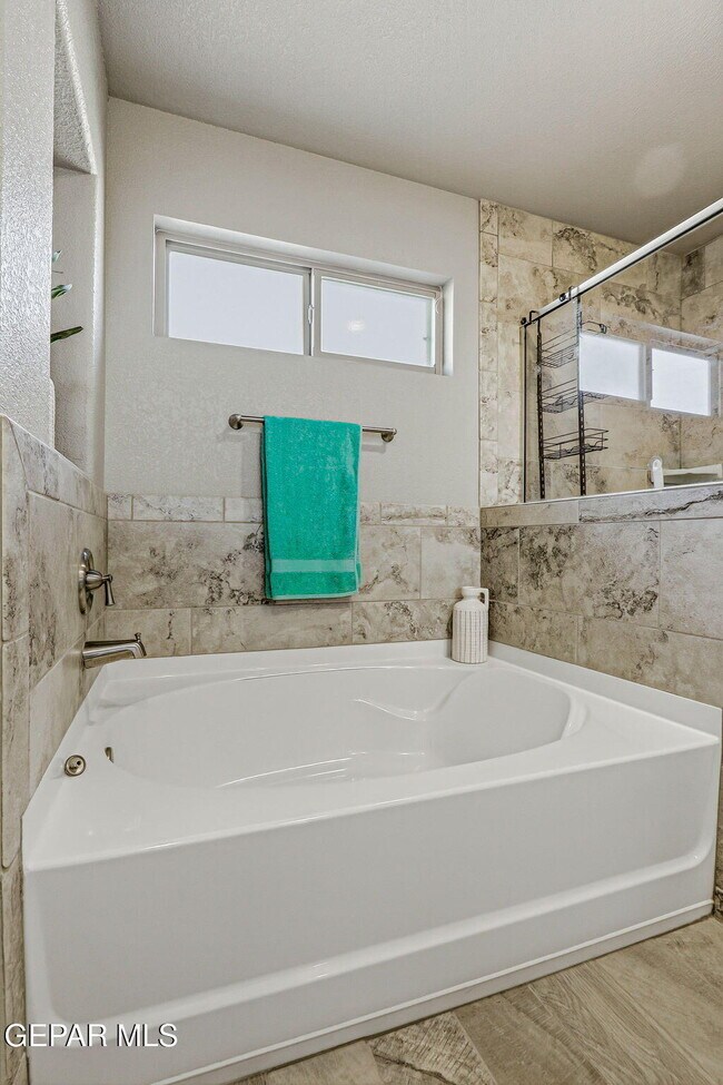 Building Photo - 3328 David Palacio Dr