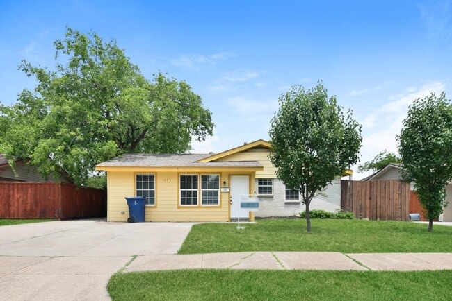 Primary Photo - 1004 Richard Dr