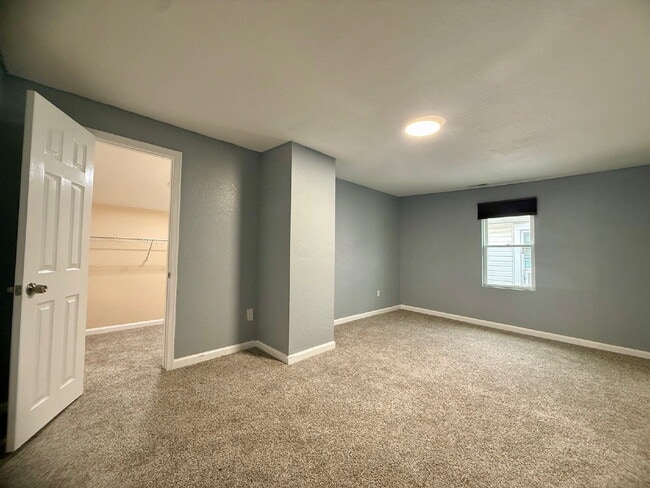 Building Photo - Updated 4 bedroom 2 bath home!