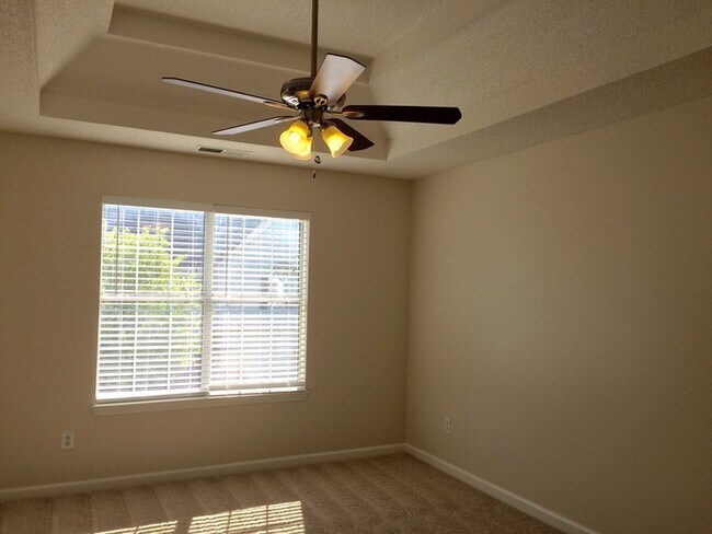 Building Photo - 713 Asbury Way