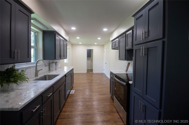 Building Photo - 5678 S Yorktown Pl