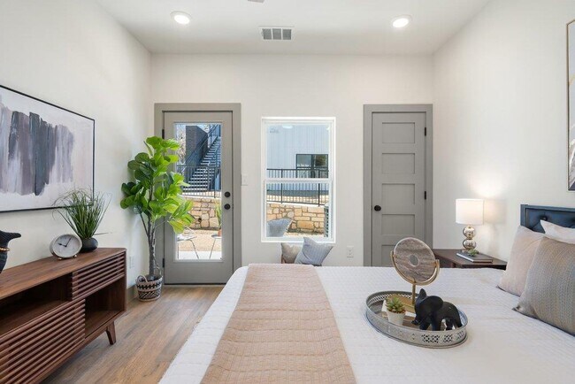 Building Photo - 2450 Wickersham Ln