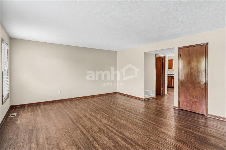 Building Photo - 5829 Sharets Dr