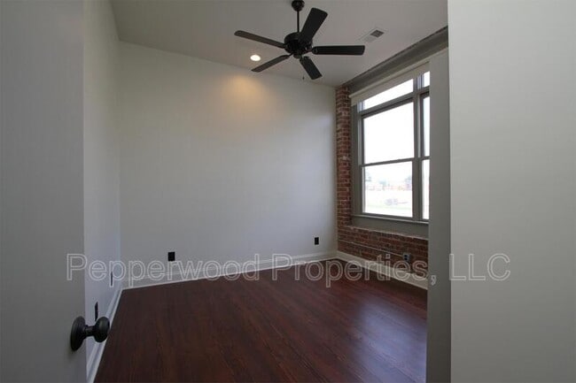 Building Photo - 149 S Daniel Morgan Ave