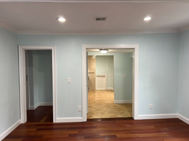 Building Photo - 58 Chestnut St