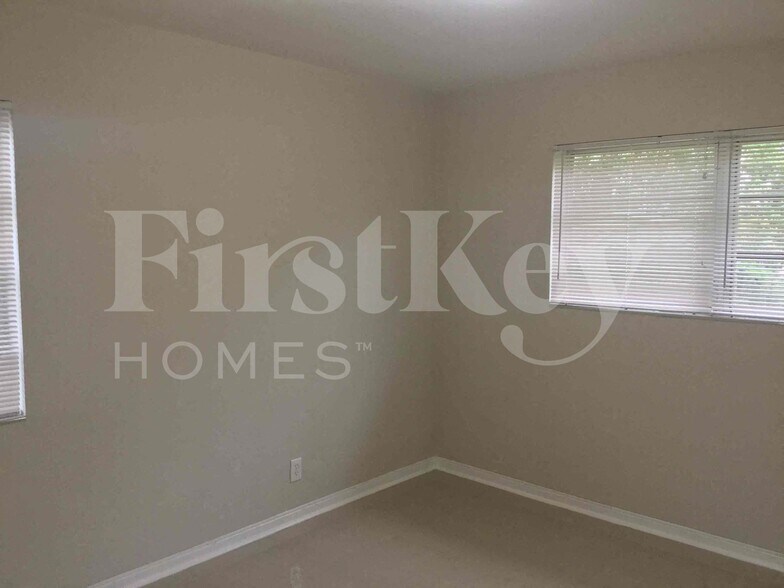 Building Photo - 60 NW 189th Terrace