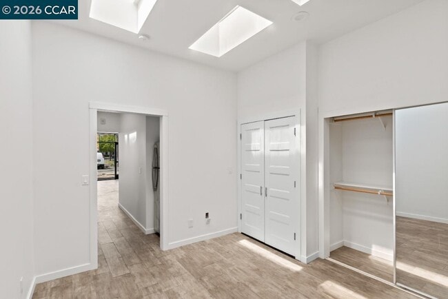 Building Photo - 646 Hegenberger Rd