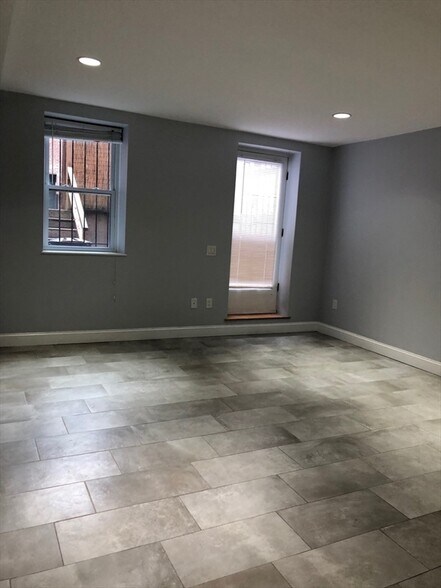 Building Photo - 78 W Concord St