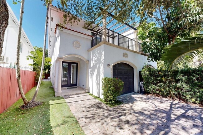 Primary Photo - 3180 New York St