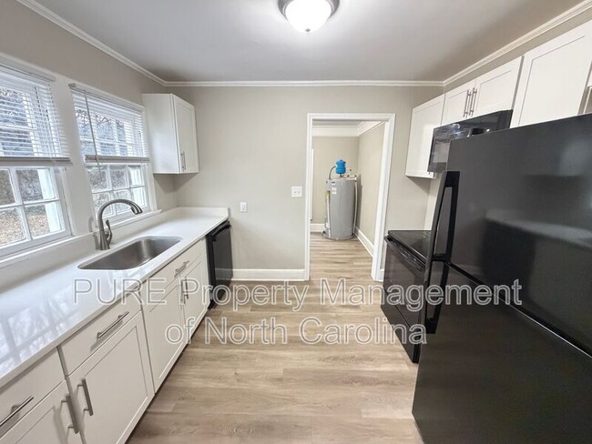 Building Photo - 231 Fairview Dr