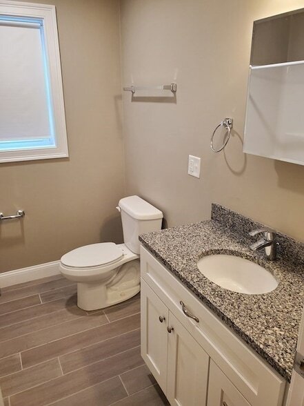 Building Photo - 110 Lucerne St