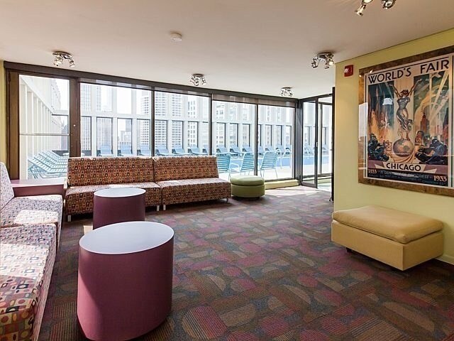 Building Photo - 100 E Walton St