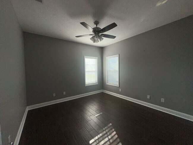 Building Photo - 2910 Buckeye Dr
