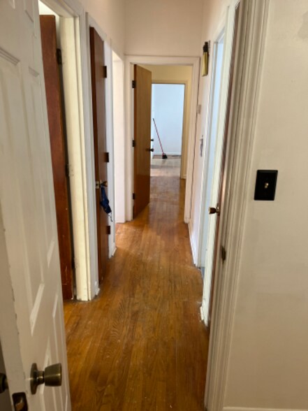 Building Photo - 729 Glensford Dr