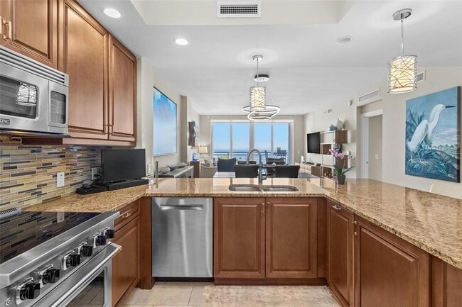 Building Photo - 1325 Snell Isle Blvd NE