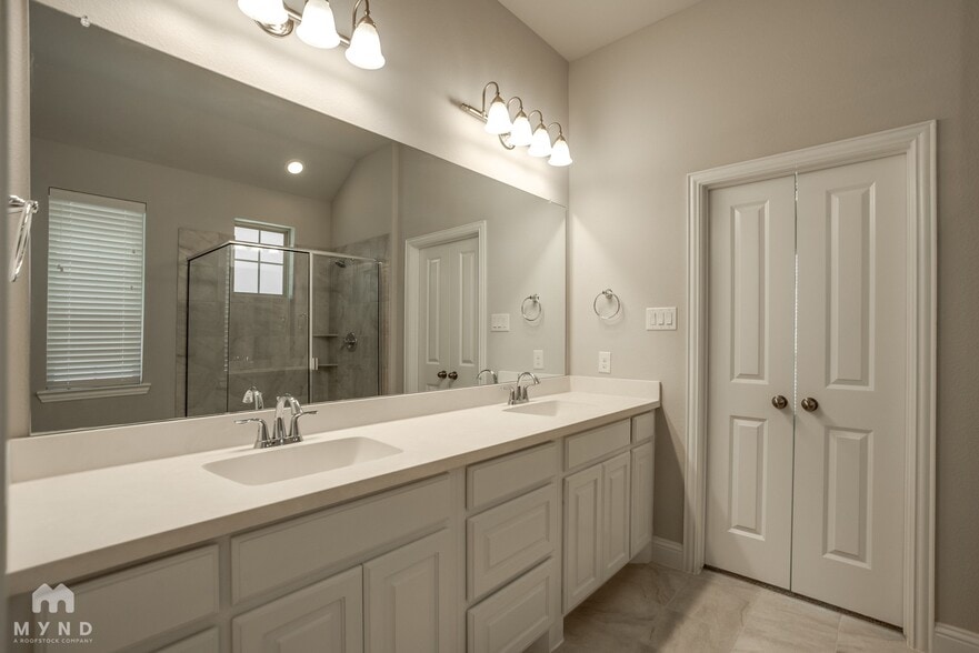 Building Photo - 3313 King Yon Wy