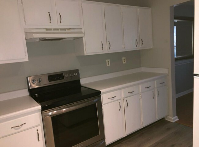 Building Photo - 818 Rubel Ave