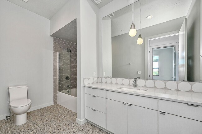 Building Photo - Luxury Condo steps from the Boise River an...