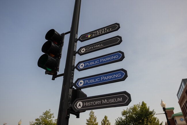 Building Photo - 222 S Main St