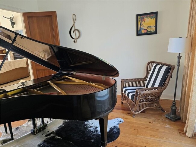 Building Photo - 205 Sutherland Dr