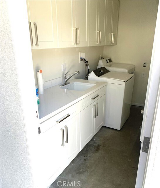 Building Photo - 470 Highlander Dr