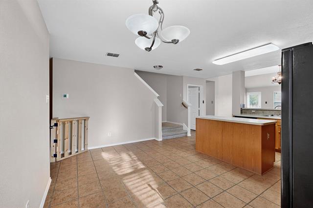 Building Photo - 2800 Briargrove Ln