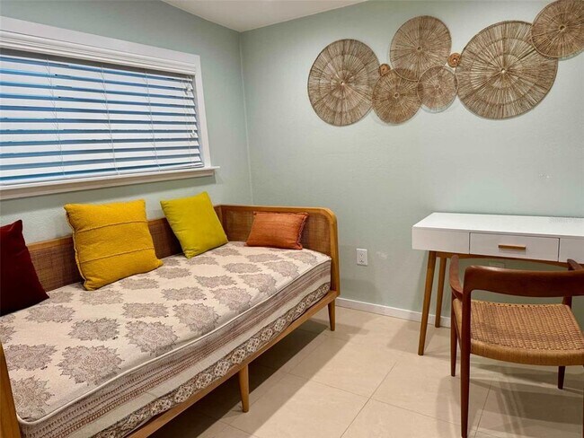 Building Photo - 3012 Grand View Ave