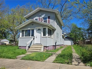 Building Photo - 1201 Smithfarm Ave
