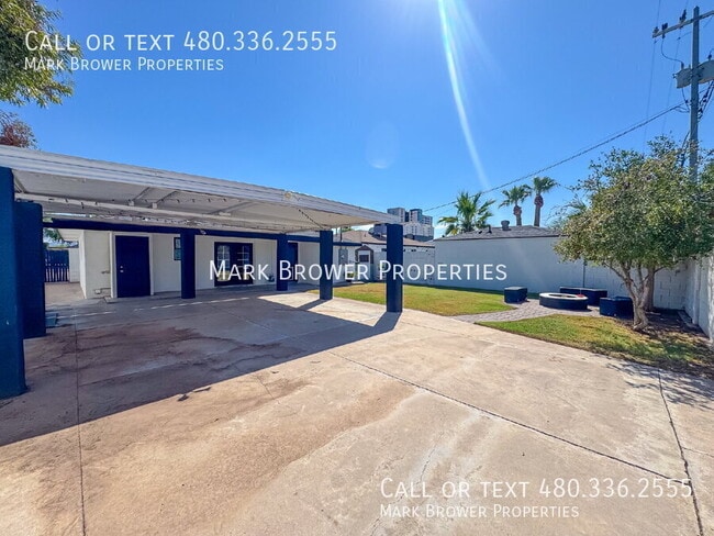 Building Photo - 1230 E Almeria Rd