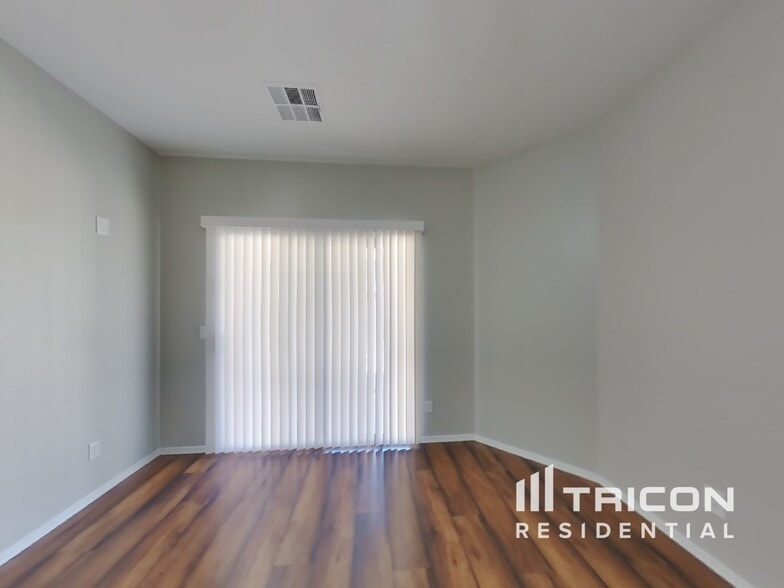 Building Photo - 4558 E Loma Vista St