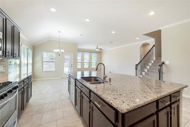 Building Photo - 16602 Highland Country Dr