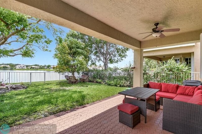 Building Photo - 6158 SW 194th Ave