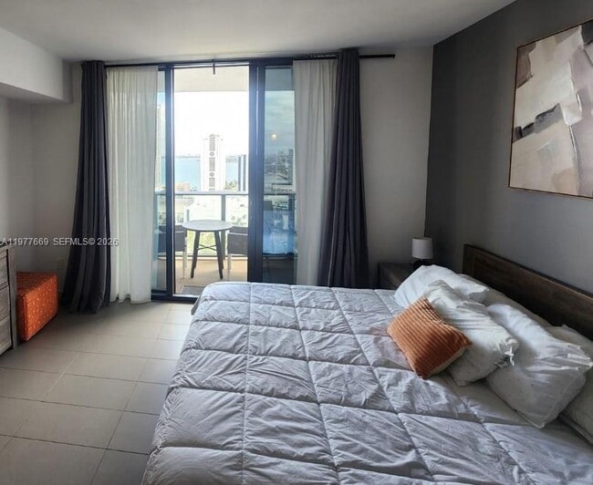 Building Photo - 1600 NE 1st Ave