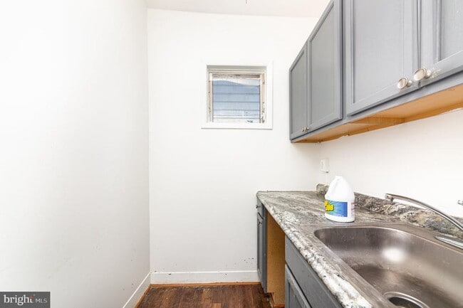 Building Photo - 4205 Nicholas Ave