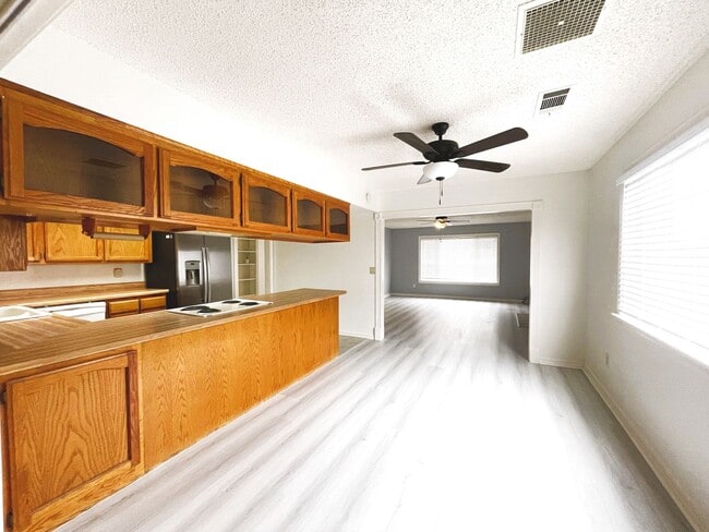 Building Photo - The "Staycation" Vibe