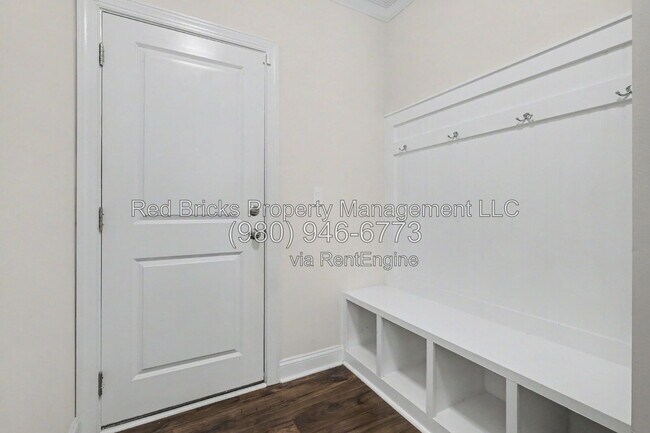 Building Photo - 3034 Stephen Pace Trl