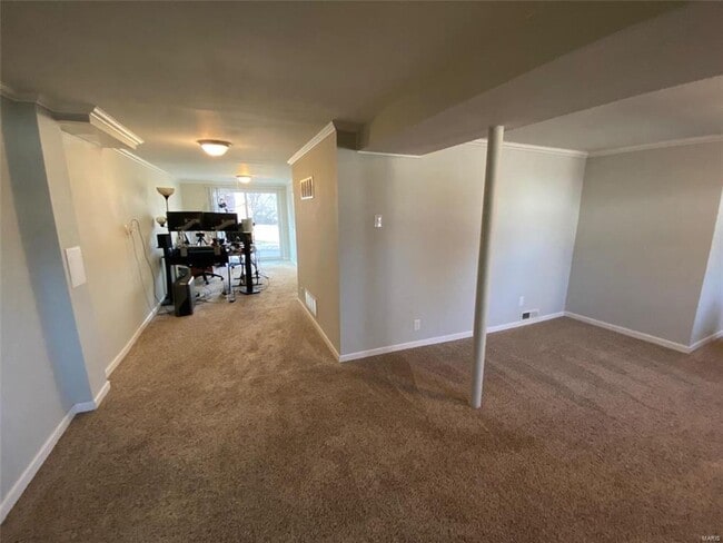 Building Photo - 7 Edgeworth Ave