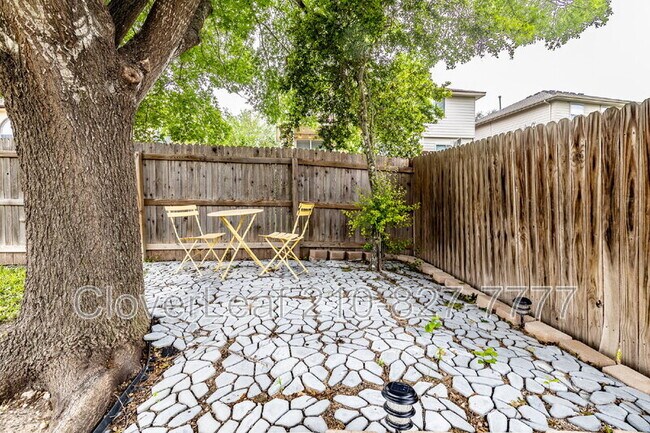 Building Photo - 6211 Big Bend Cove