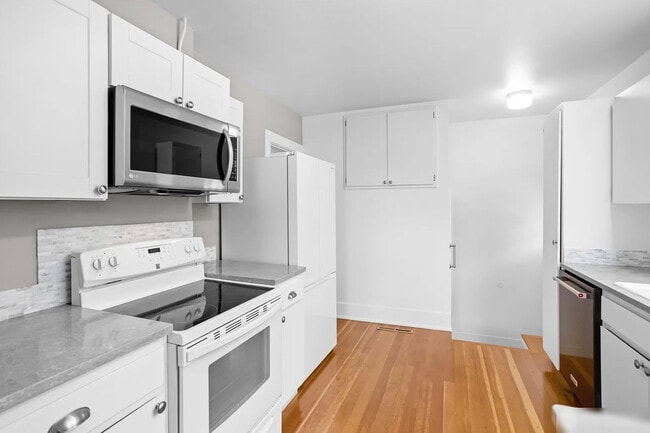 Building Photo - 8 Newell St