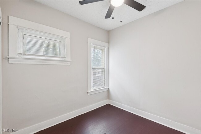 Building Photo - 2302 Saratoga Ave