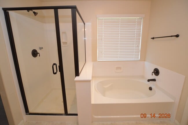 Building Photo - 340 Hillhead Ct