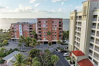 Building Photo - 14813 Laguna Dr