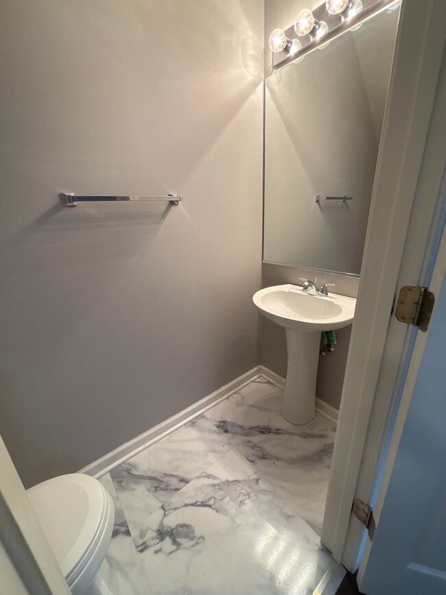 Building Photo - Your Dream Townhome Awaits