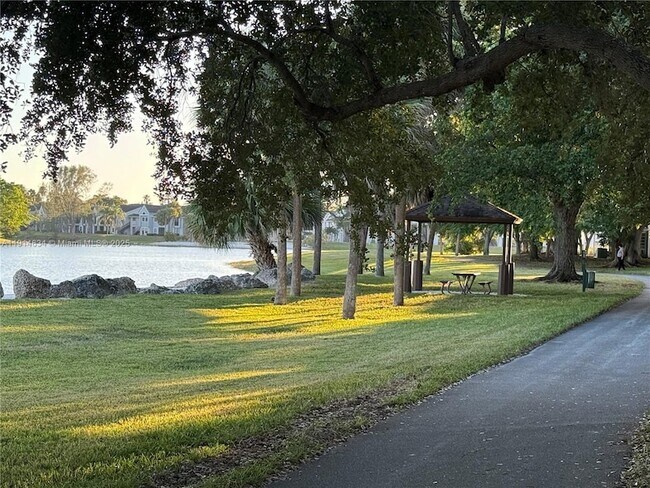 Building Photo - 9719 Hammocks Blvd