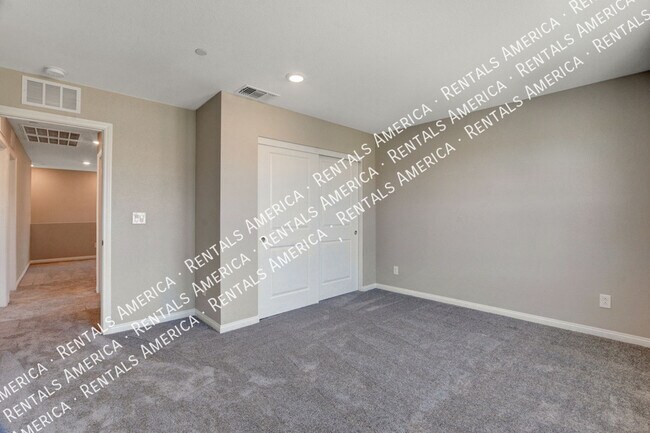 Building Photo - 6820 Calvitero St