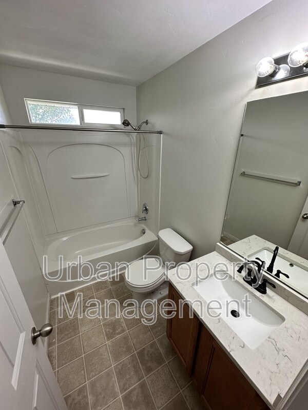 Building Photo - 11467 Open View Ln