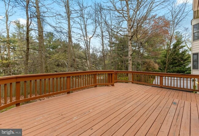 Building Photo - 918 White Pine Pl